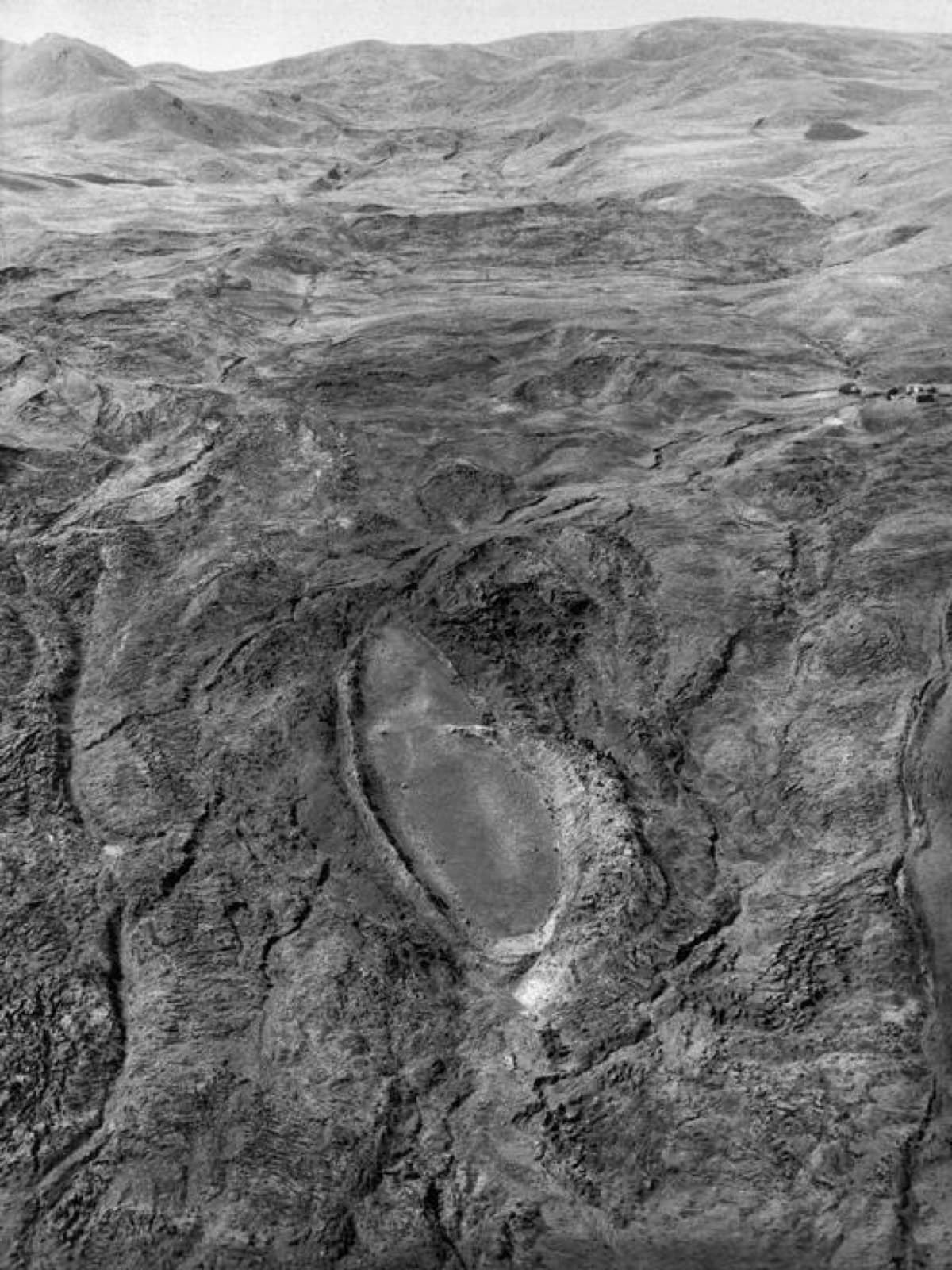 1961 Ara Güler aerial photograph of the Durupınar formation