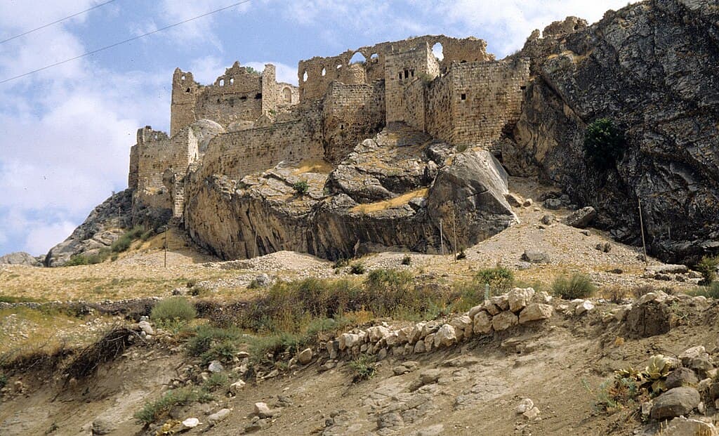 Çavuştepe / Yenikale fortress ruins