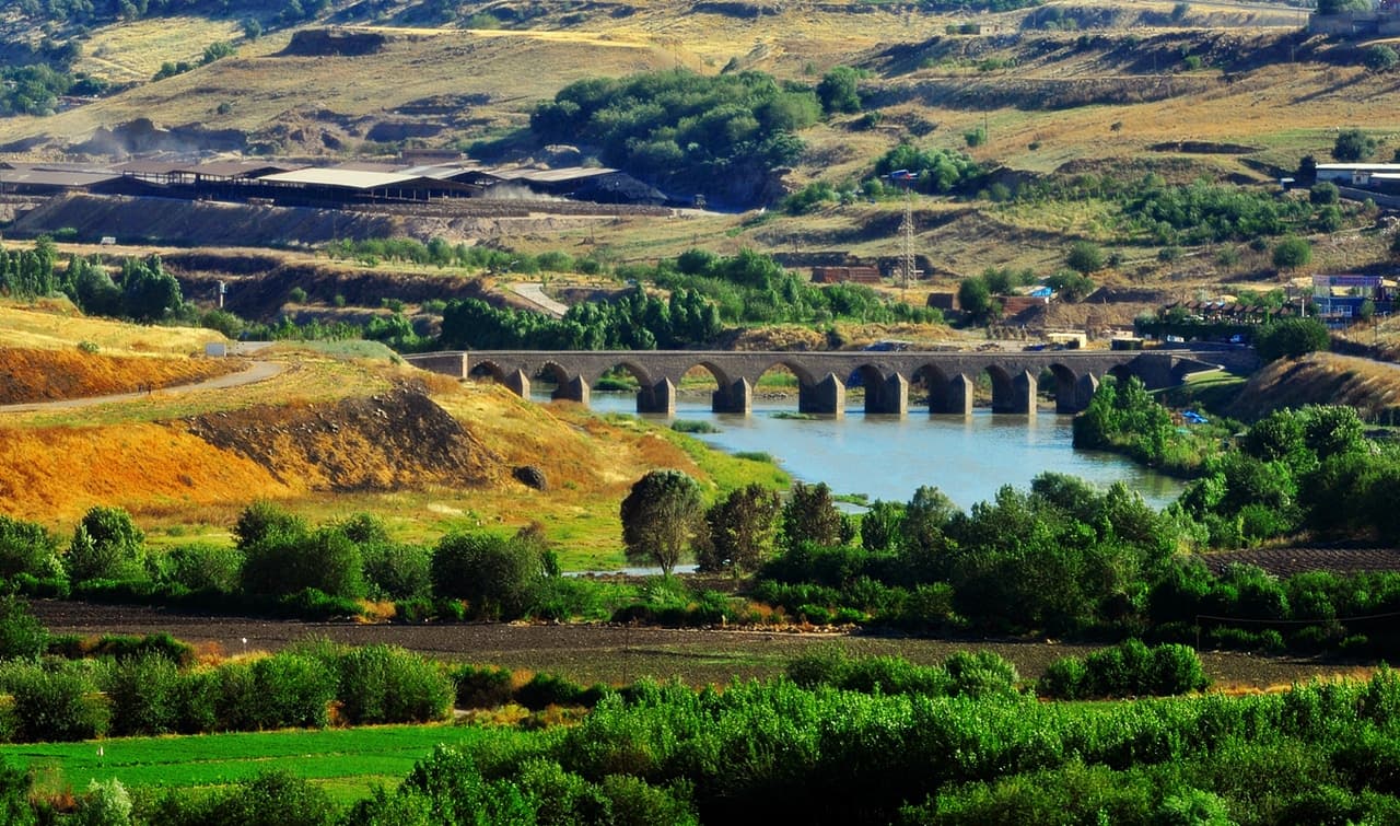 Historic Dicle Bridge over the Tigris River, Diyarbakır
